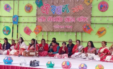 Members of Robindra Sangeet Sammilon Parishadu2019s Barisal branch perform a song at the Poush Mela in Barisal | Dhaka Tribune