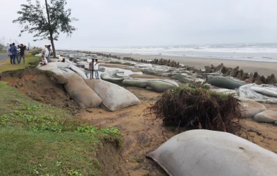 Geo bags have been placed to save Cox’s Bazar’s Marine Drive road from further damage Saturday, August 5, 2023. Photo: Dhaka Tribune
