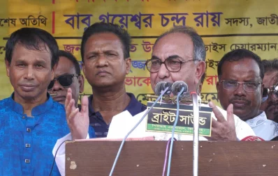 BNP Standing Committee Member Mirza Abbas speaks at the Jhenaidah rally on Tuesday, September 26, 2023. Photo: Dhaka Tribune