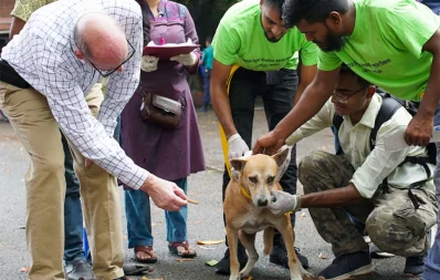 FAO’s Emergency Centre for Transboundary Animal Diseases (ECTAD) program conducts a sweeping vaccination campaign for roaming dogs across Dhaka on Thursday, September 28, 2023. Photo: Courtesy