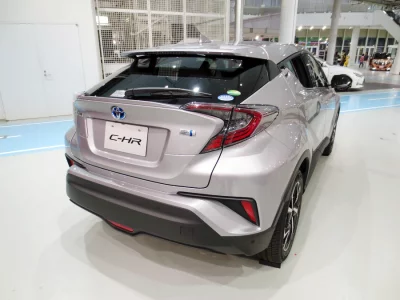 18_Toyota_C-HR_backside