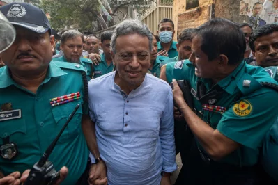 The image shows BNP standing committee member Amir Khasru Mahmud Chowdhury being taken to Dhaka court on Friday, November 3, 2023. Photo: Mahmud Hossain Opu/ Dhaka Tribune