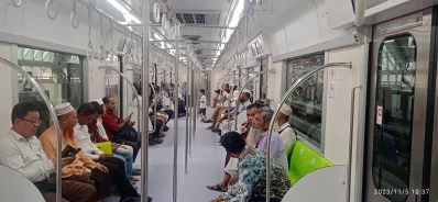 Passengers riding the Metro Rail on the Uttara to Motijheel route in Dhaka on Sunday, November 5, 2023. Photo: Dhaka Tribune