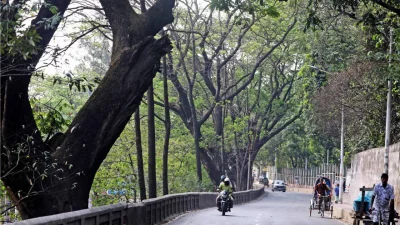 The image shows the Tigerpass-CRB double-decker road in Chittagong. Photo: Dhaka Tribune