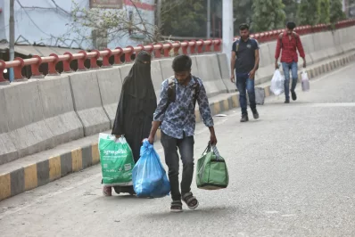 The image shows people returning to Dhaka on Monday, April 15, 2024. Photo: Ahadul Karim Khan/Dhaka Tribune