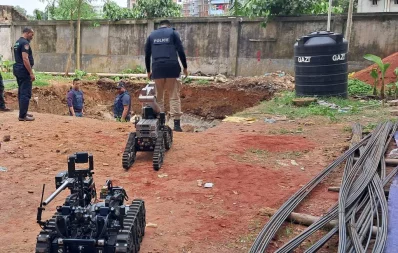 A bomb disposal unit visits the spot in Gazipur where grenades were recovered from a construction site on Monday, July 8, 2024. Photo: Dhaka Tribune