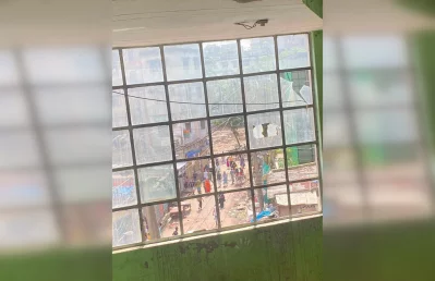 The image shows the aftermath of the attack on residents of Mironjilla Sweeper Colony in Dhaka on Wednesday, July 10, 2024. Photo: Shamima Rita/Dhaka Tribune
