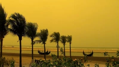 It takes around 5 hours to explore the entire Marine Drive