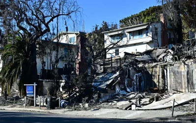 A `For Lease` sign remains standing in front of a property over a week after it was ravaged by the Palisades Fire, in the Pacific Palisades neighborhood of Los Angeles on January 16, 2025. Photo: AFP