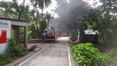 Supporters of Ataur Rahman Piyal, Chhatra Leagues district general secretary, allegedly set fire to and vandalised a police vehicle in Ulpur to disrupt the NCPs July March event on Wednesday, July 16, 2025. Photo: Dhaka Tribune