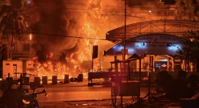 A fire broke out at a CNG filling station in the Mohakhali area of the capital on Sunday evening. Photo: Courtesy of Fariad Ahsan