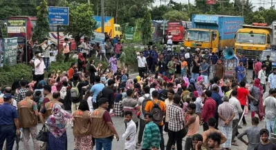 Feni University students have staged demonstrations by blocking the Dhaka-Chittagong highway. Photo: Dhaka Tribune