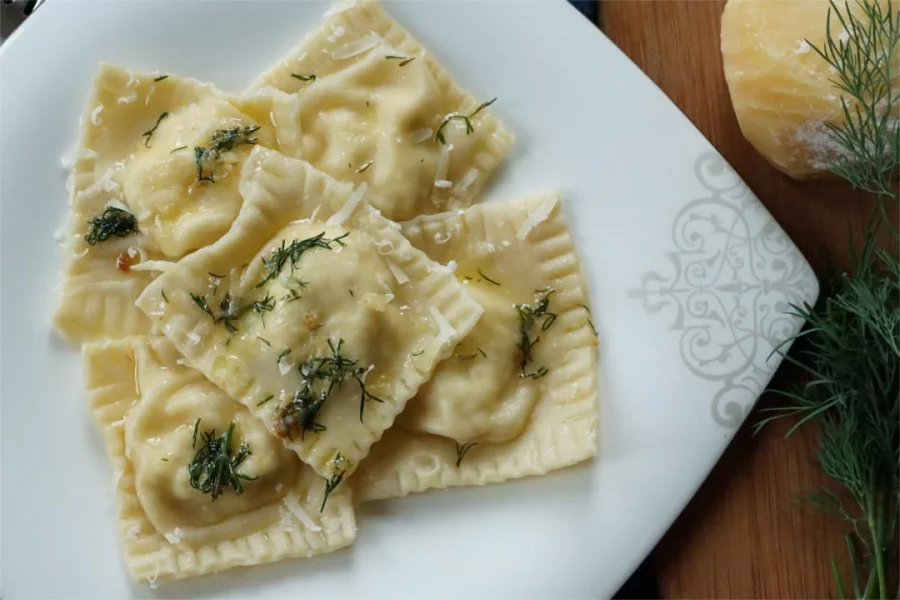 four cheese ravioli M