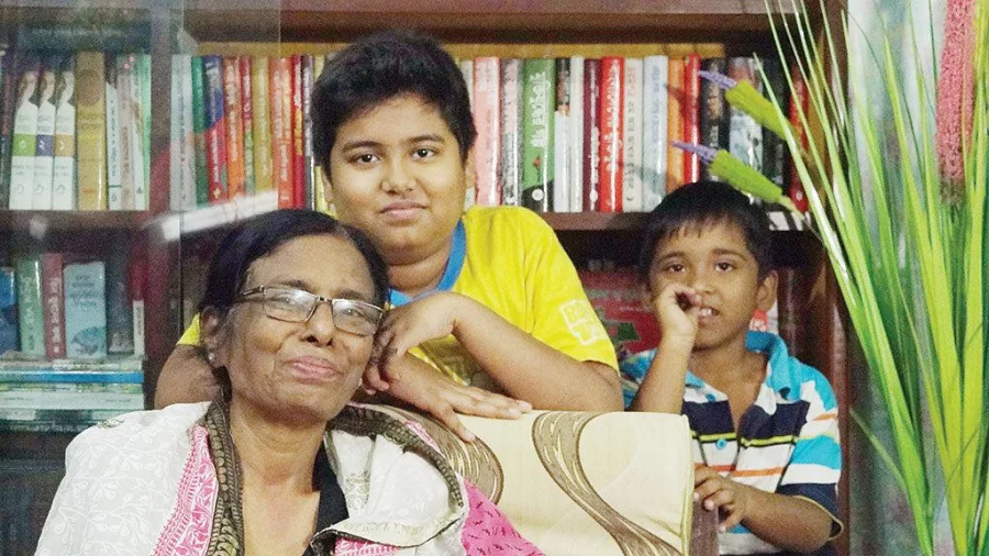 Khurshid Jahan with her grandchildren Courtesy