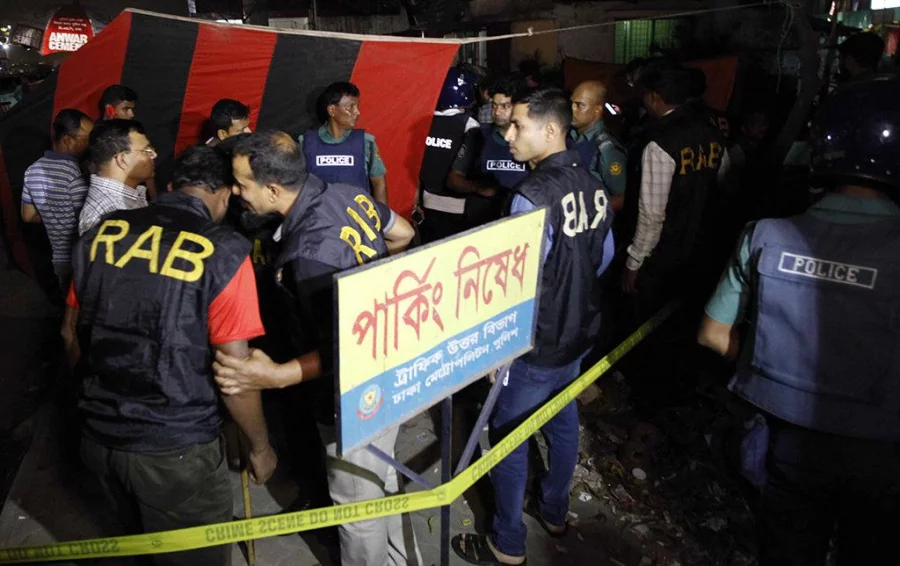 Police are strictly forbidding reporters to sneak a peek at the gory carcass of the attacker at Dhaka airport on March 24, 2017 Mahmud Hossain Opu/Dhaka Tribune