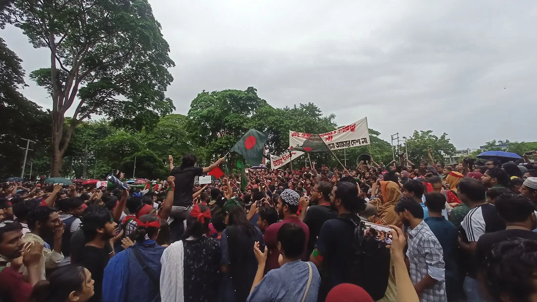 Protestors gather for a mass protest program at the Shaheed Minar in Dhaka on Friday, August 2, 2024. Photo: Dhaka Tribune