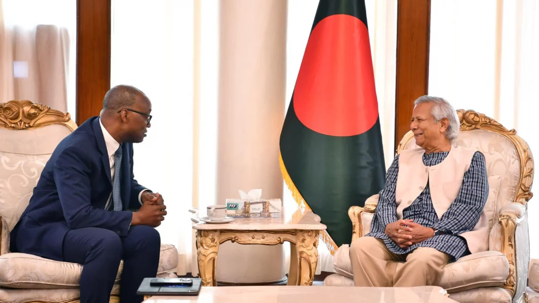 World Bank Country Director Abdoulaye Seck speaks about the new assistance with Chief Adviser Prof Muhammad Yunus at the State Guest House Jamuna in Dhaka on Tuesday, September 17, 2024. Photo: Courtesy