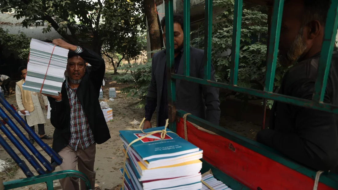 New book distribution to the students at Azimpur Girls School and College, January 01, 2025 Photo: Mahmud Hossain Opu/ Dhaka Tribune