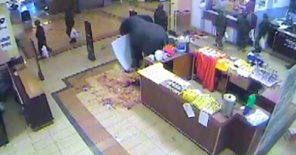 Security video shows Kenyan soldiers looting mall