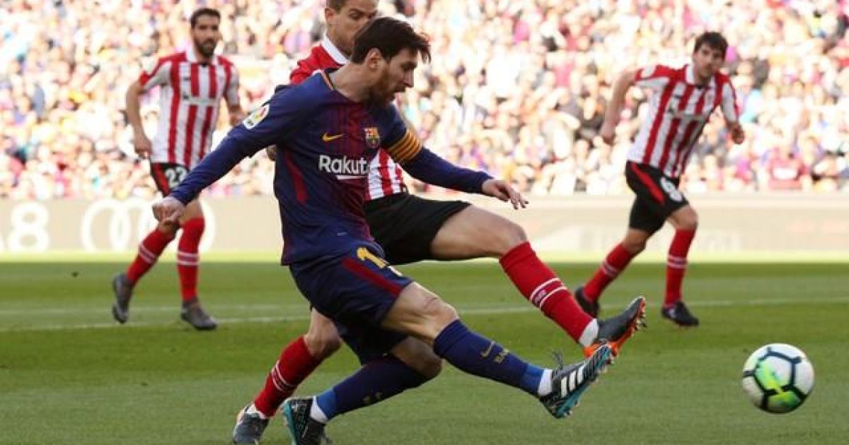 Messi takes Barcelona 11 points clear, Ronaldo hits four