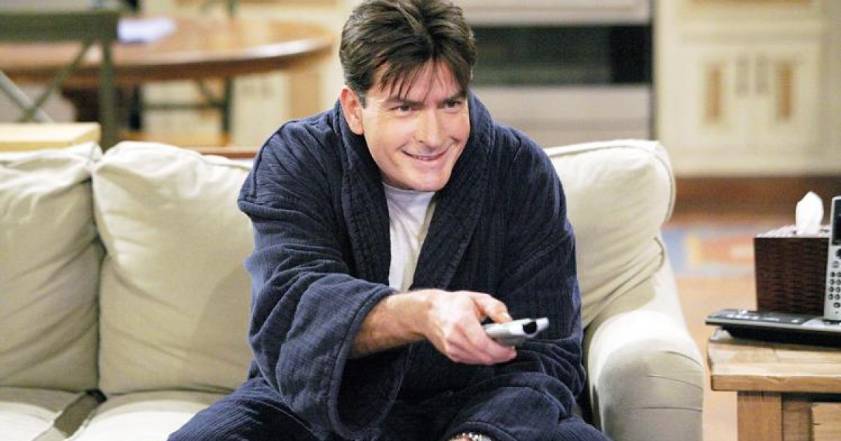 Charlie Sheen pitches ‘Two and a Half Men’ reboot in place of ‘Roseanne’(02)