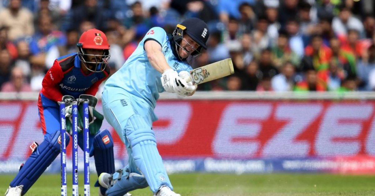 Straight Bat Goodbye dark horses