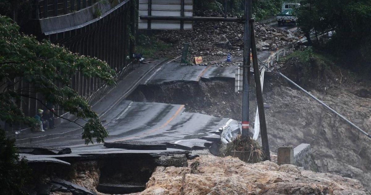 50 Dead In Japan Floods As Rescuers 'race Against Time'