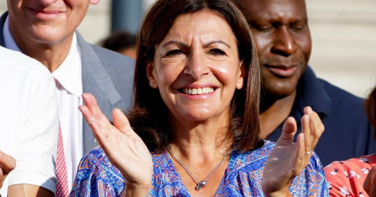 Two women campaign to become France's 1st female president
