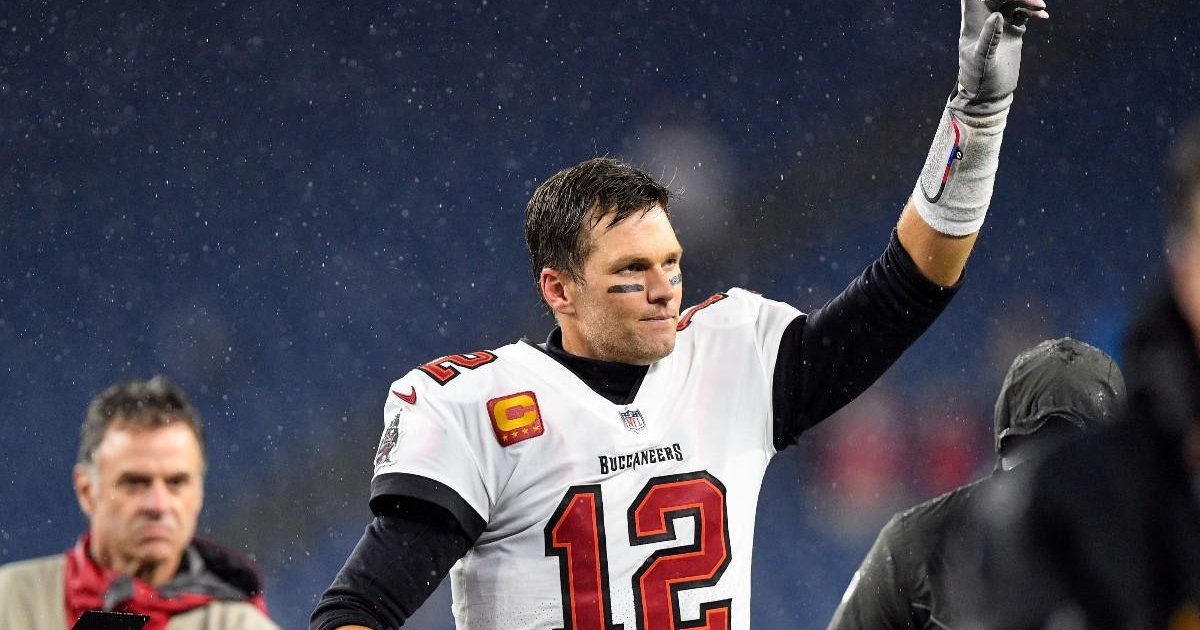 Tom Brady makes history as Tampa Bay Buccaneers win first-ever