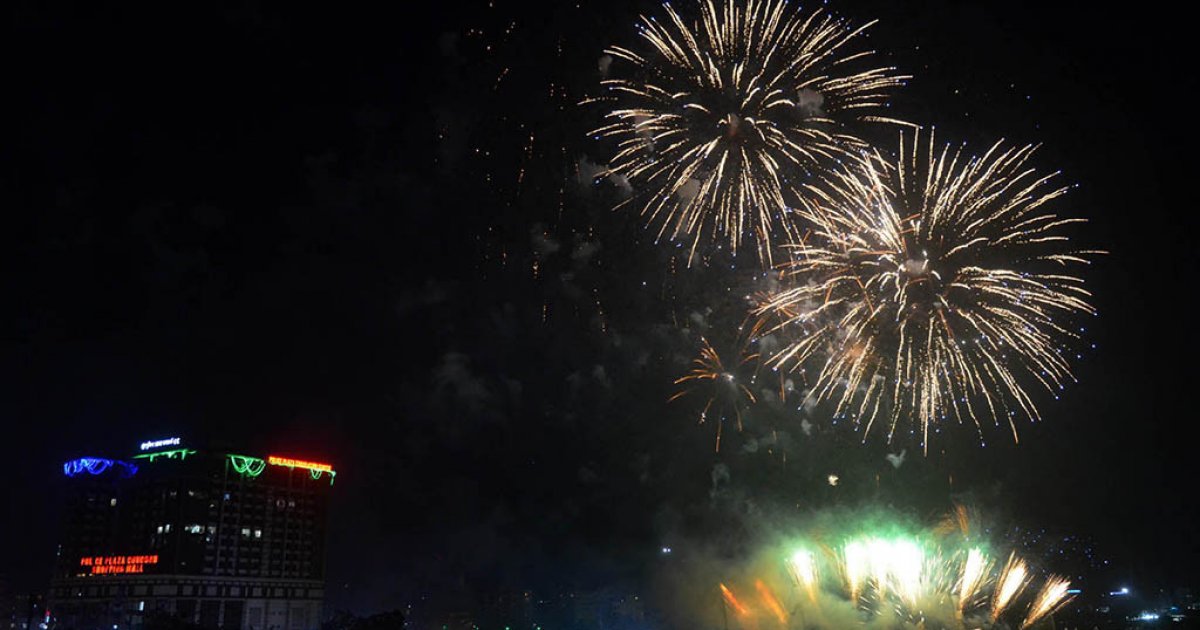 In Pictures: Hatirjheel celebrates Padma Bridge opening with fireworks