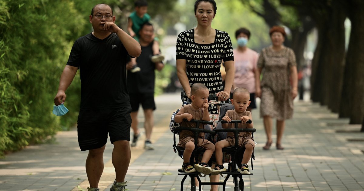 China population to begin shrinking by 2025