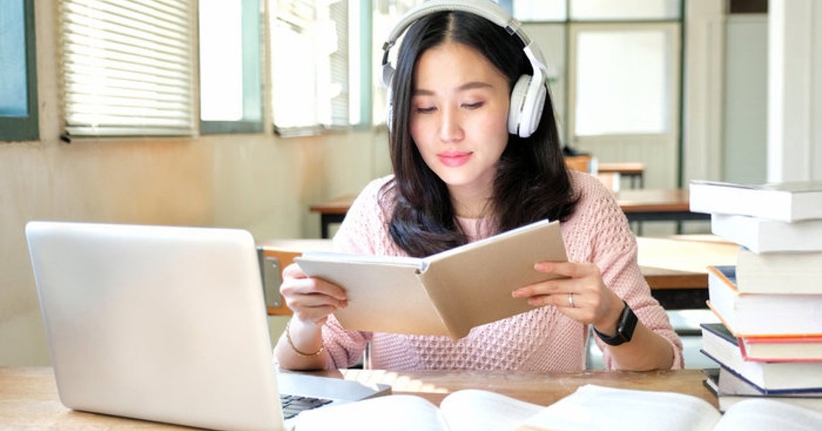 Students who listen to music while studying have a higher GPA: poll