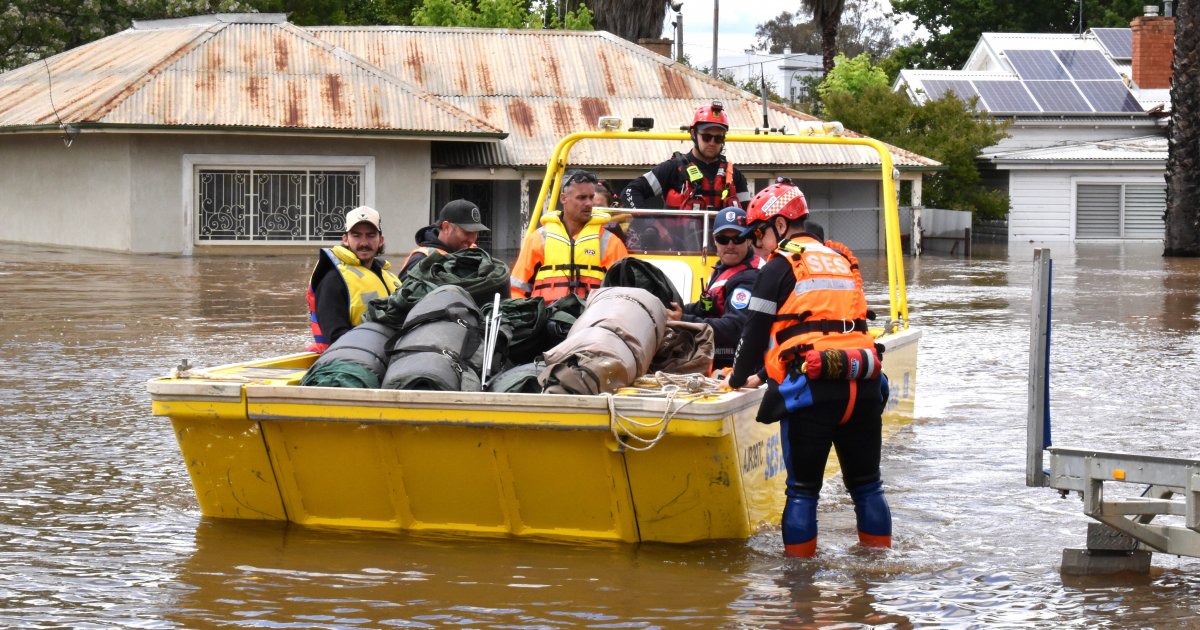 Flash Floods Sweep Away Houses, Cars In Australian Town