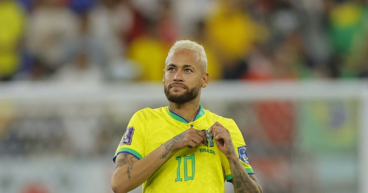 Brazil's Neymar feared for his World Cup after ankle injury