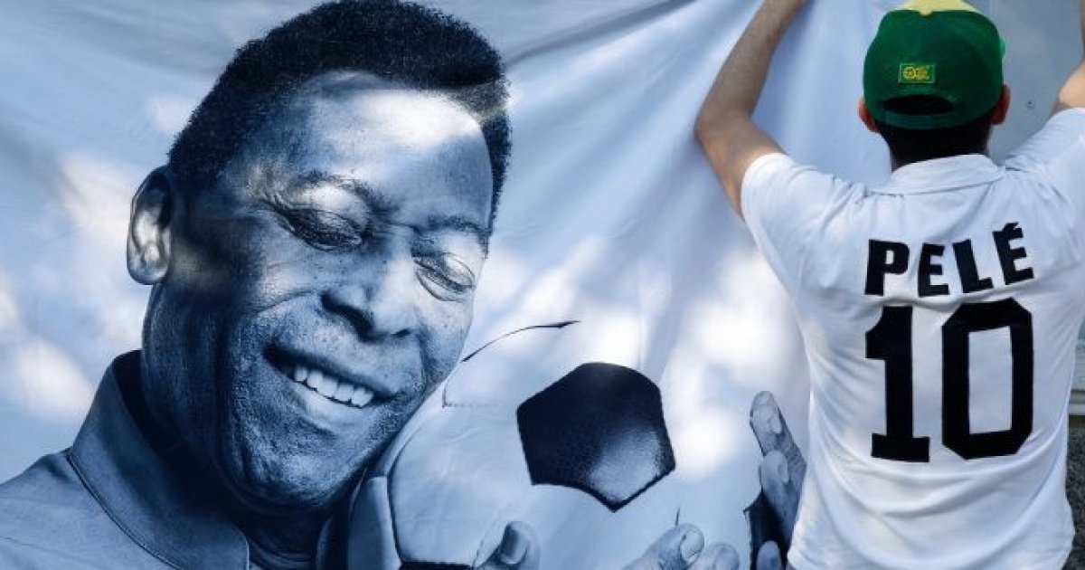 236 Pele World Cup Trophy Stock Photos, High-Res Pictures, and Images -  Getty Images