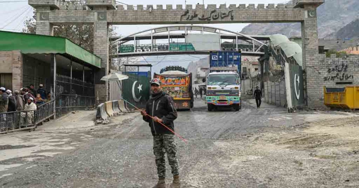 Main Afghan Pakistani Border Crossing Closed Residents Report Gunfire