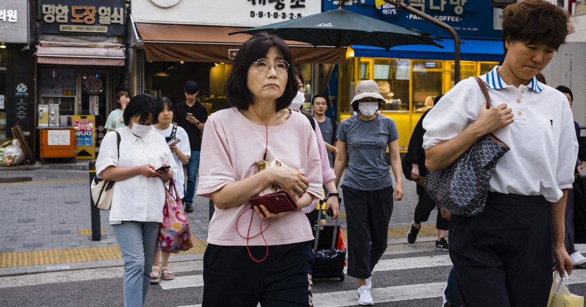 South Koreans become a year or two younger overnight