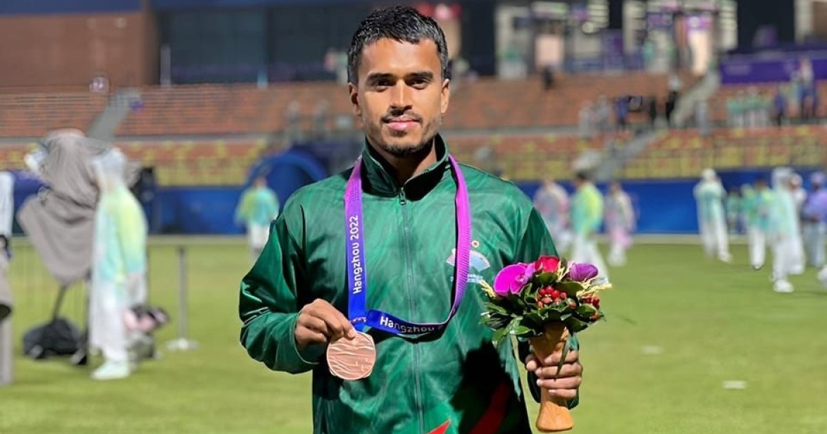 Hasan Murad replaces Shakib in first Test squad