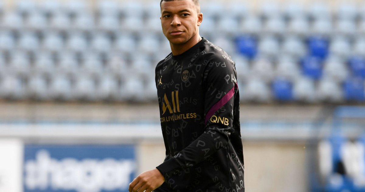 Kylian Mbappé undecided on future as contract winds down