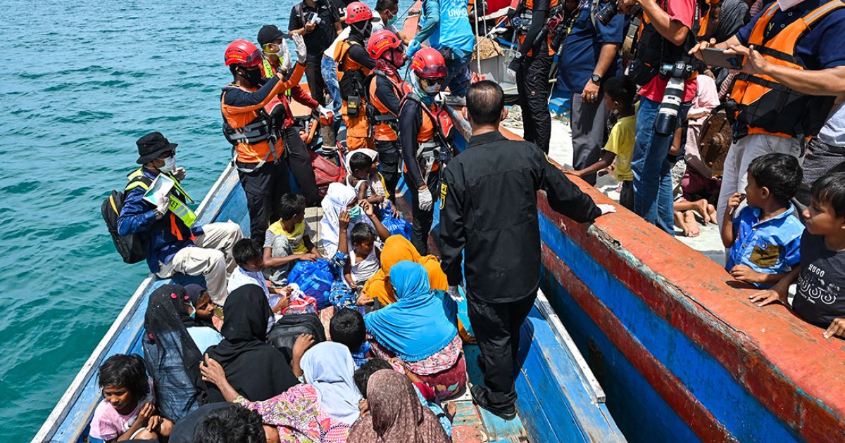 146 Rohingya refugees land in Indonesia