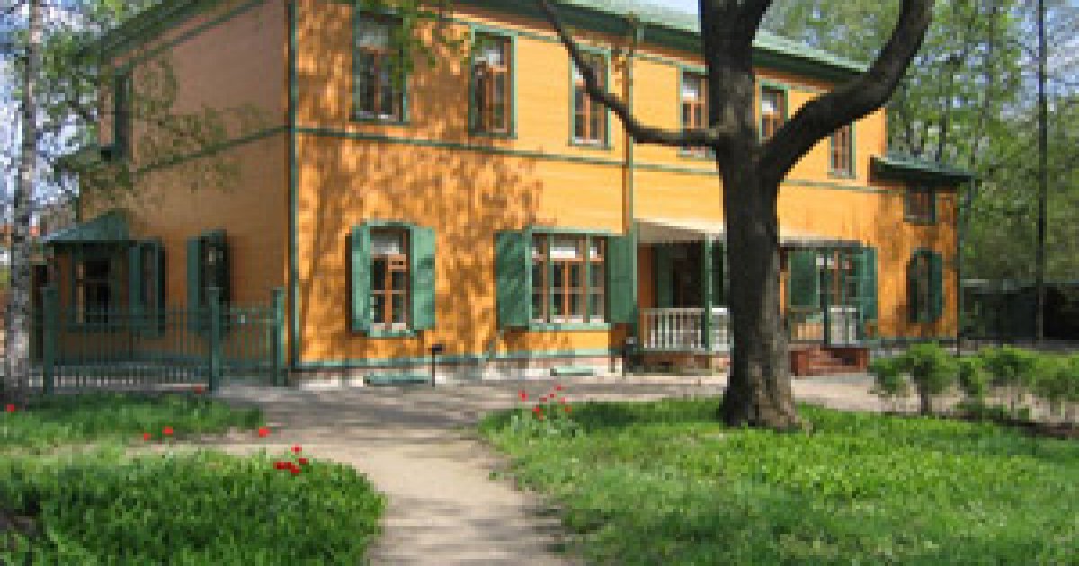 Visiting Tolstoy at his Moscow House