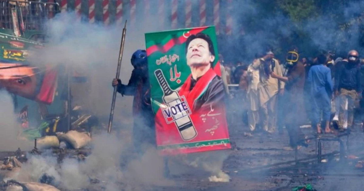 Lendas do críquete pedem atendimento médico urgente para Imran Khan 🩺