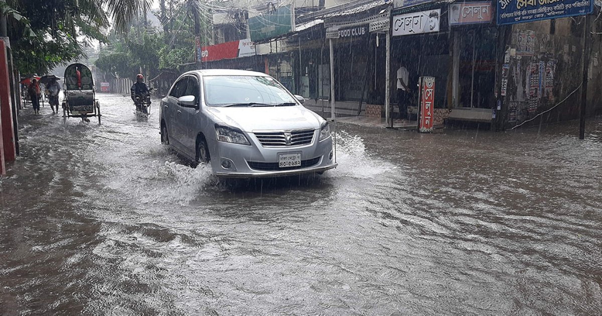 10-minute Of Rain Causes Waterlogging In Low-lying Areas In Barisal