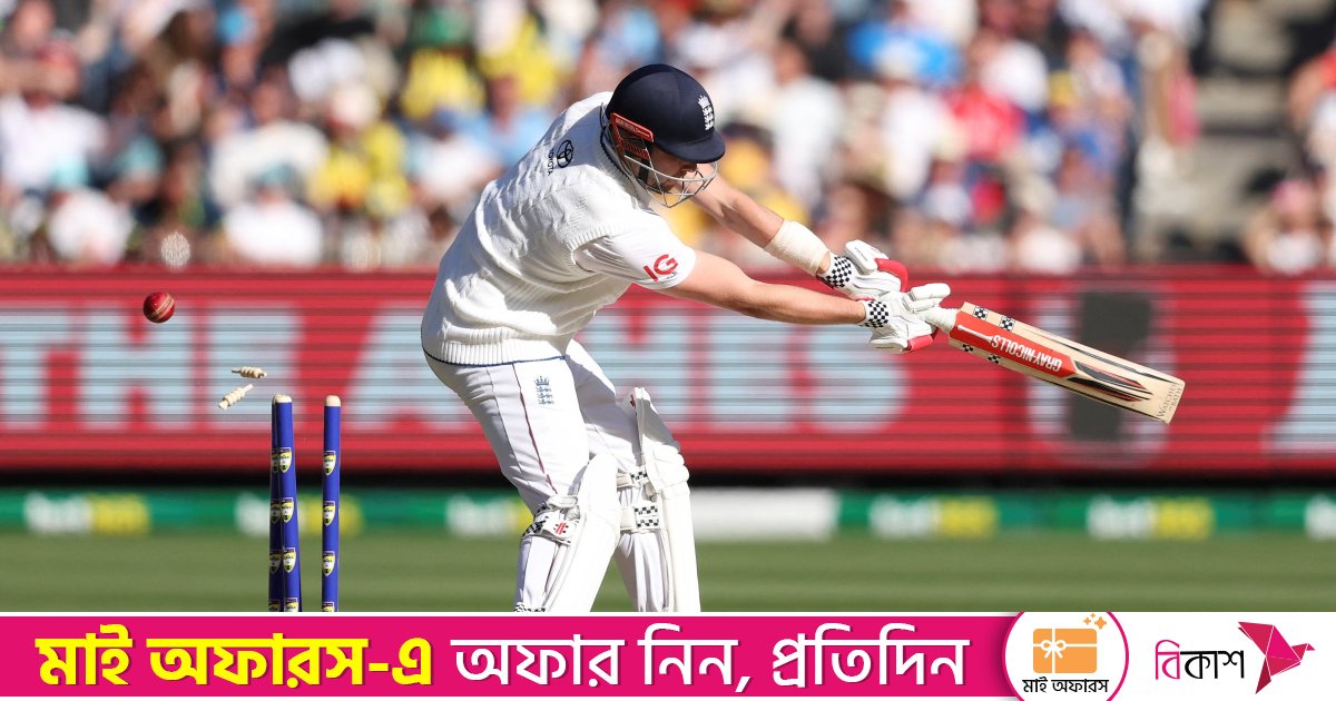 Australia lead England after 20 wickets fall on crazy MCG day