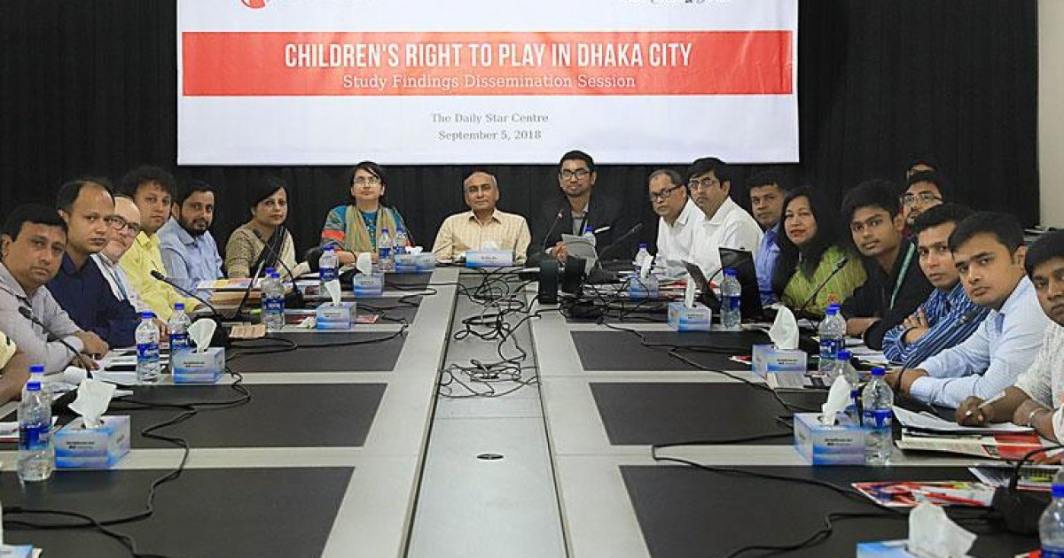 Knowledge sharing session for children at the Daily Star Centre