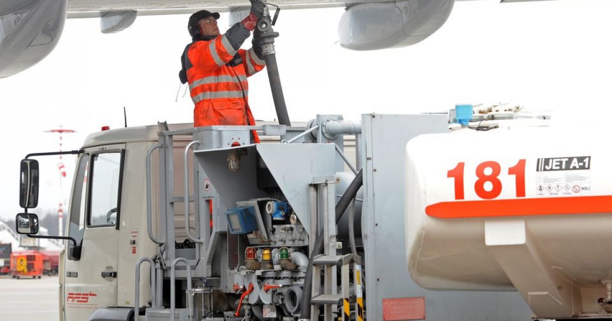 Jet fuel price drops to Tk99 per litre