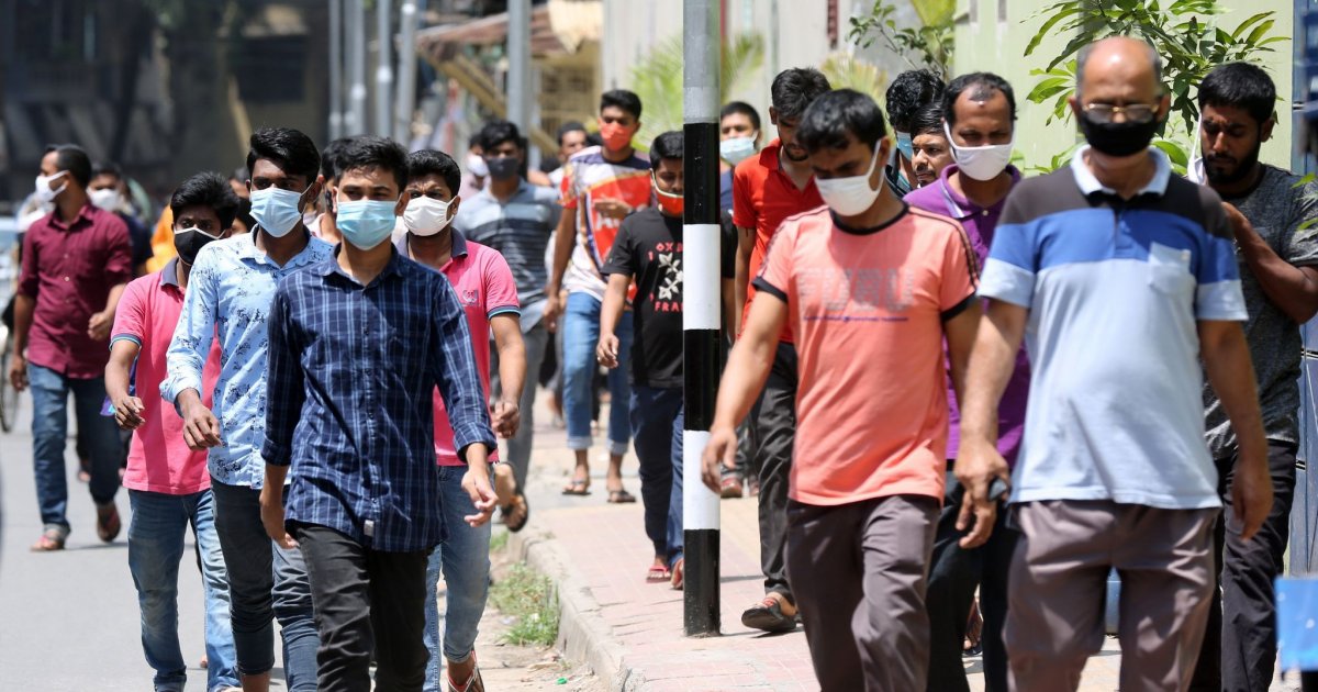 Census 2022 Bangladesh Population Growth Declines   People Walking Wearing Masks 