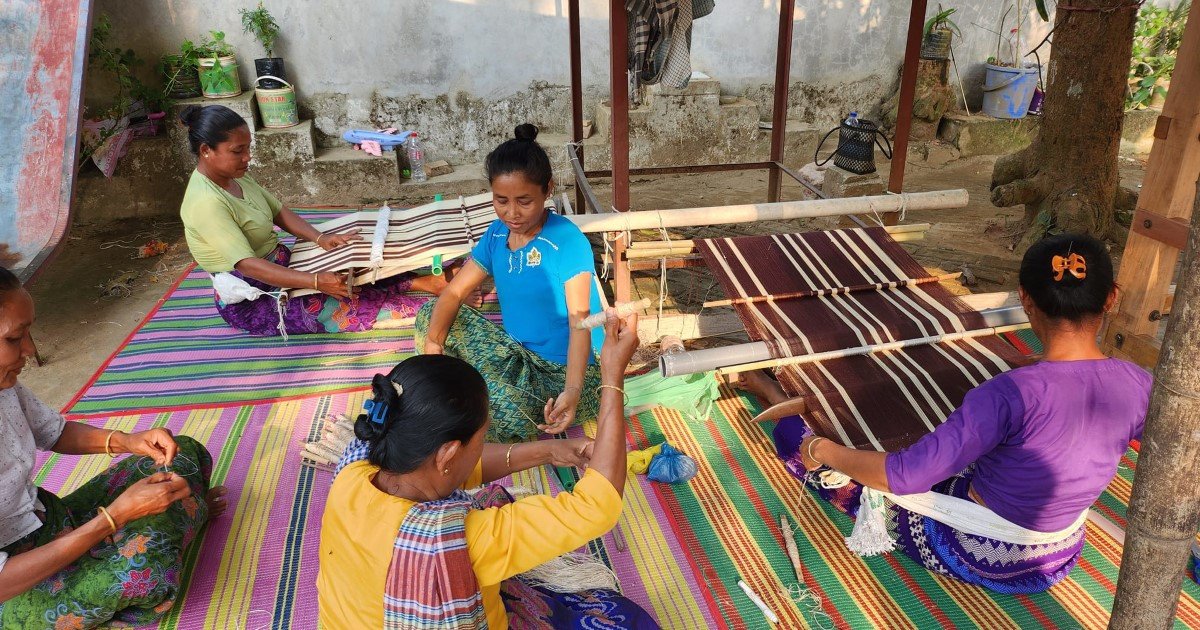 Saree made from banana fibre yarn for first time
