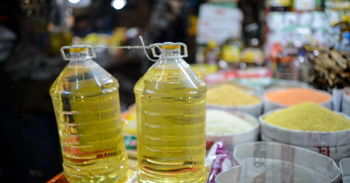 Commerce adviser: Businesses raise edible oil prices without govt approval