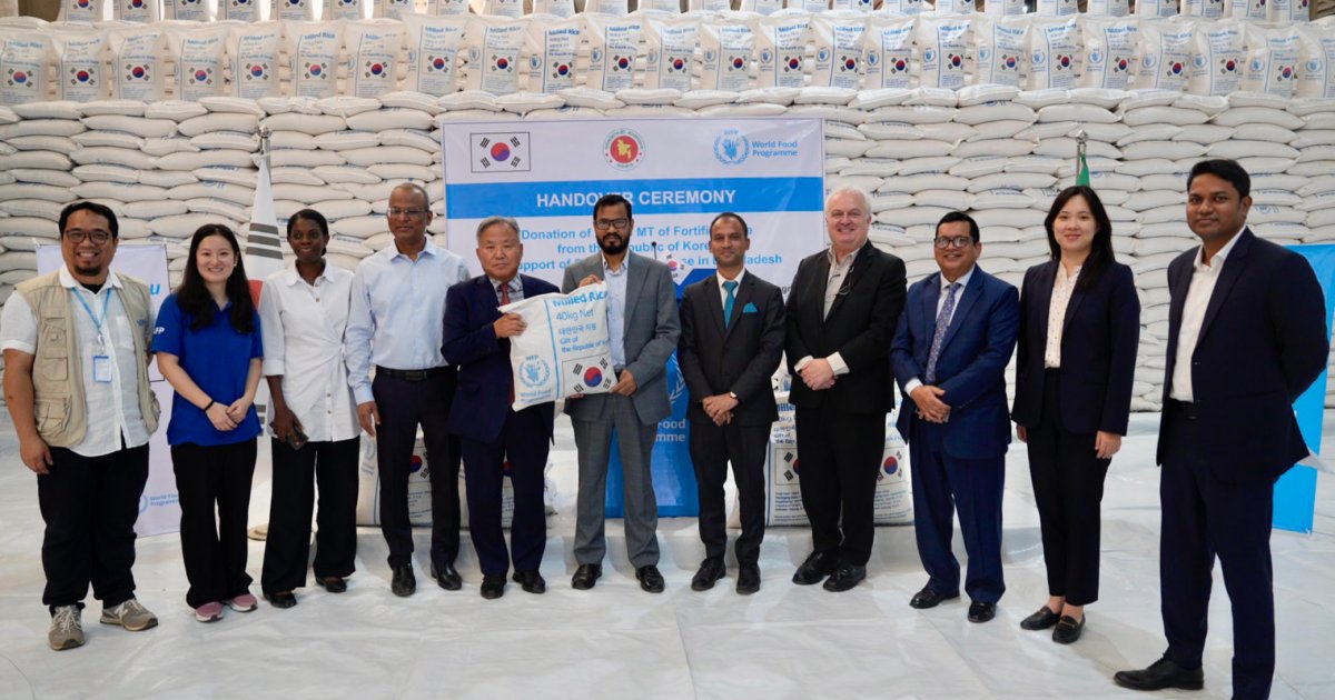 Bangladesh, South Korea, WFP handover Korean rice for Rohingya aid